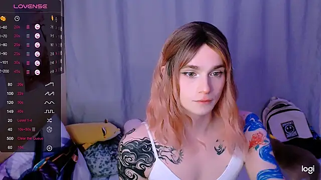 Alice Hells online show from 04-28-26, 04:12