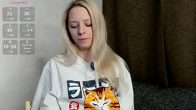 Snapshot of EngelFugler chatting on 03-10-25, 06:23 EngelFugler online show from 03-10-25, 06:23