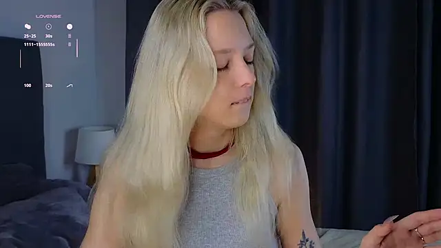 Snapshot of EngelFugler chatting on 09-15-25, 11:10 EngelFugler online show from 09-15-25, 11:10