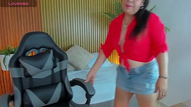 Snapshot of nahia_13 chatting on 11-07-25, 12:16 nahia 13 online show from 11-07-25, 12:16