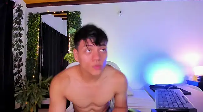 Valentino  X online show from 03-05-25, 03:18