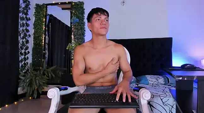 Valentino  X online show from 03-11-25, 02:51