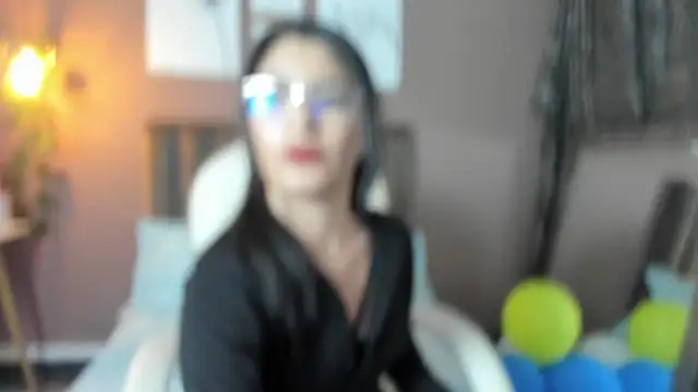 lunaalynch online show from 12-18-24, 08:03