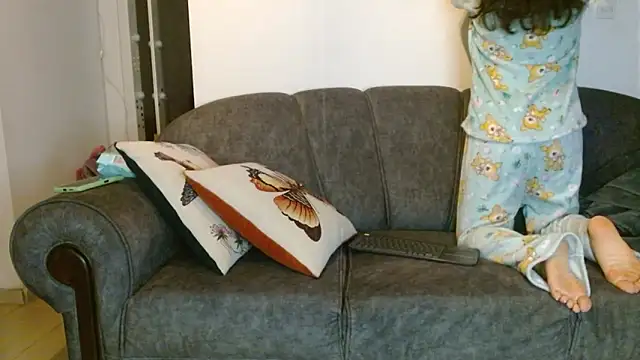 Vanessa Aniston online show from 04-25-26, 02:14