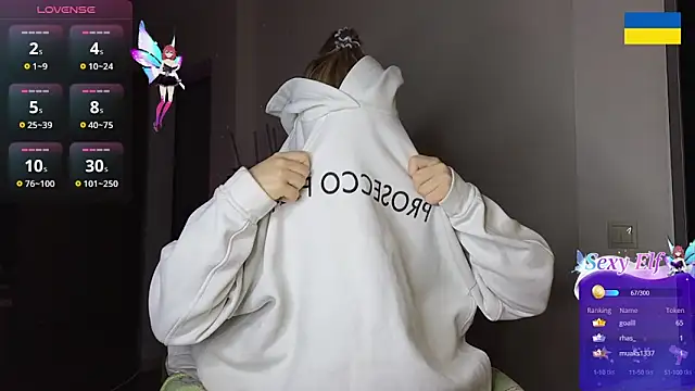 Snapshot of RedVelveten chatting on 12-05-24, 04:42 RedVelveten online show from 12-05-24, 04:42