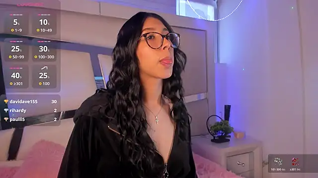 Snapshot of Mis__lola chatting on 11-25-25, 09:04 Mis lola online show from 11-25-25, 09:04