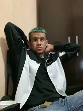 Snapshot of oiram27 chatting on 02-20-25, 07:08 oiram27 online show from 02-20-25, 07:08