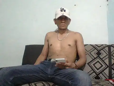 Snapshot of oiram27 chatting on 09-24-25, 05:33 oiram27 online show from 09-24-25, 05:33