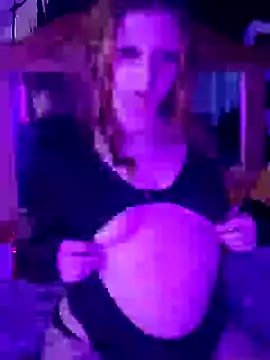 Snapshot of angel_star420864 chatting on 03-05-25, 04:13 angel star420864 online show from 03-05-25, 04:13