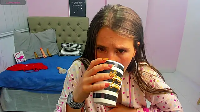 Snapshot of lauren_rios7 chatting on 02-15-25, 01:21 lauren rios7 online show from 02-15-25, 01:21