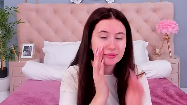 milaleoneli online show from 01-27-25, 12:37