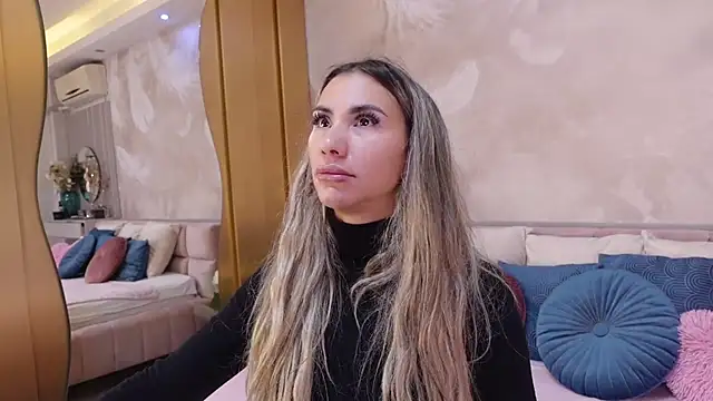 Snapshot of JullyBlair chatting on 10-08-25, 04:10 JullyBlair online show from 10-08-25, 04:10