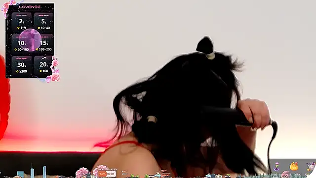 Snapshot of AveryWillow chatting on 02-14-25, 04:20 AveryWillow online show from 02-14-25, 04:20