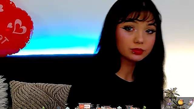 Snapshot of AveryWillow chatting on 02-23-25, 08:49 AveryWillow online show from 02-23-25, 08:49