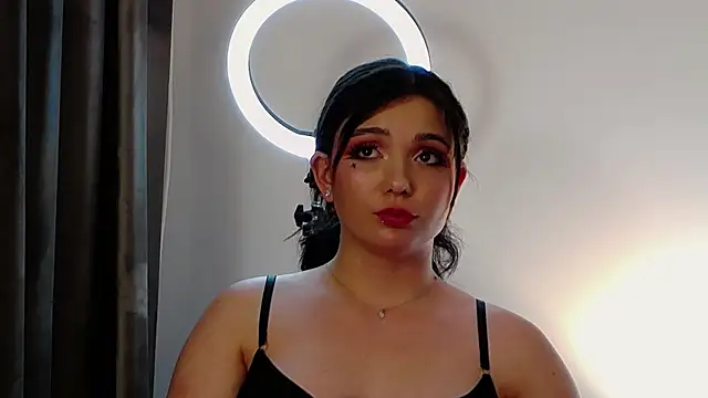 Snapshot of AveryWillow chatting on 03-01-25, 01:51 AveryWillow online show from 03-01-25, 01:51