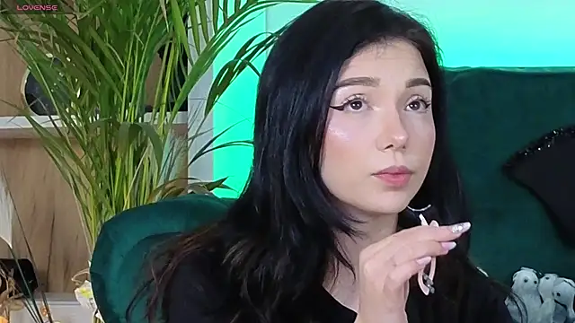 Snapshot of AveryWillow chatting on 11-02-25, 07:55 AveryWillow online show from 11-02-25, 07:55