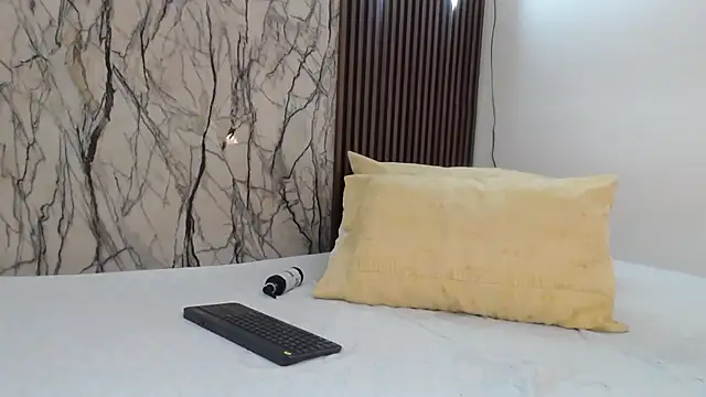 MartinaGuzmann online show from 03-06-25, 07:57