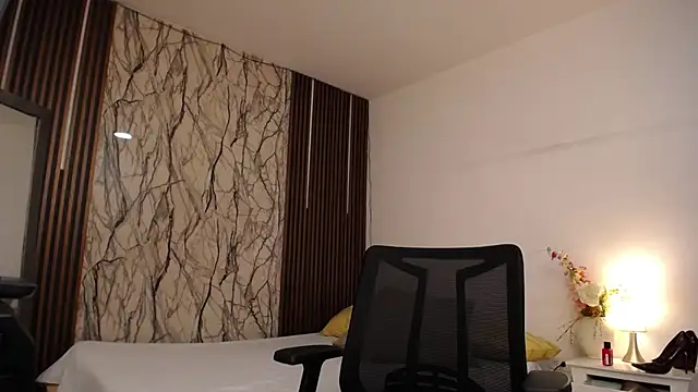 MartinaGuzmann online show from 03-07-25, 02:04