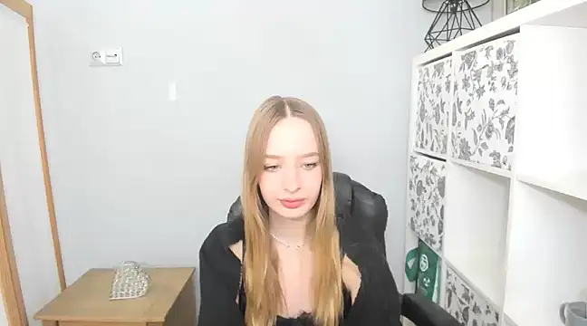 Snapshot of LilaGold chatting on 01-20-25, 07:57 LilaGold online show from 01-20-25, 07:57