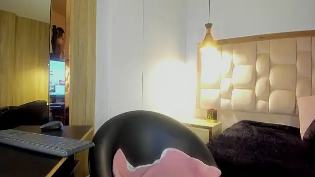 Selenecollins online show from 11-11-25, 12:49