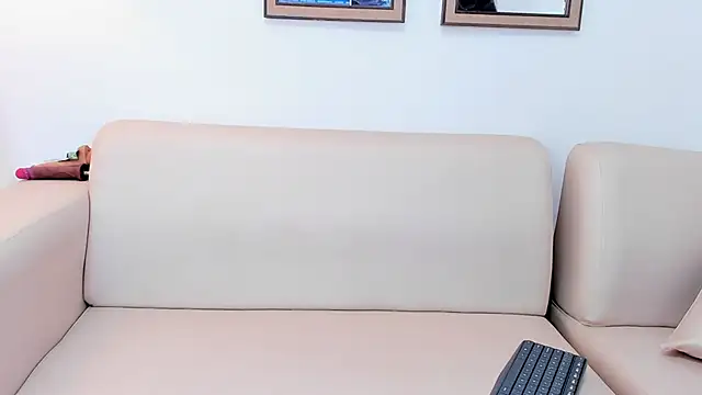 naomiii   online show from 03-05-25, 04:13