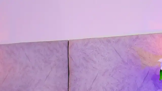 naomiii   online show from 11-25-25, 11:43