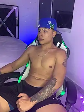 SantiagoReyesFtt online show from 12-06-24, 05:09