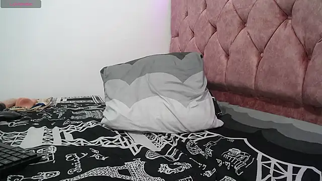 Snapshot of AMBER_LOVE22 chatting on 01-09-25, 11:13 AMBER LOVE22 online show from 01-09-25, 11:13