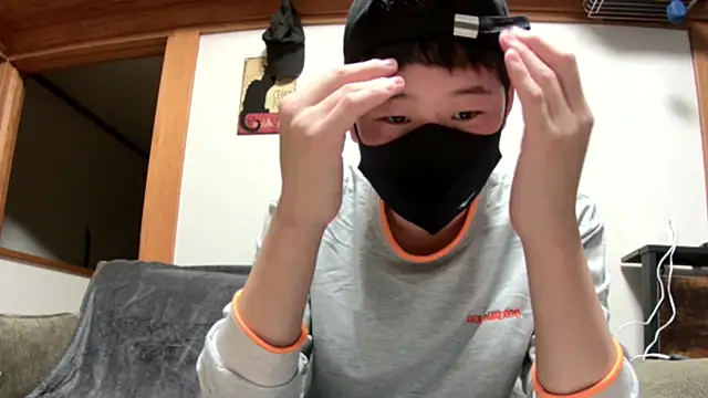 Snapshot of tuki_fu chatting on 12-10-24, 11:00 tuki fu online show from 12-10-24, 11:00