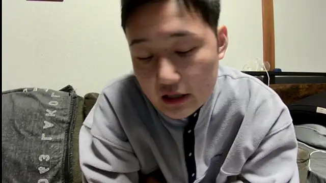 Snapshot of tuki_fu chatting on 02-04-25, 01:16 tuki fu online show from 02-04-25, 01:16