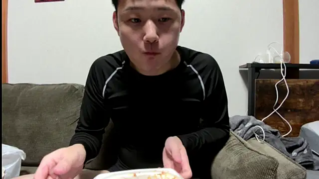 Snapshot of tuki_fu chatting on 02-11-25, 12:16 tuki fu online show from 02-11-25, 12:16