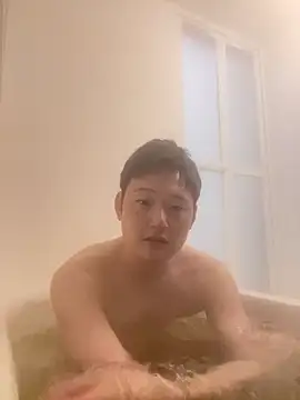 Snapshot of tuki_fu chatting on 03-05-25, 11:06 tuki fu online show from 03-05-25, 11:06