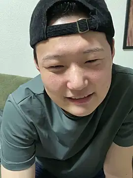 Snapshot of tuki_fu chatting on 03-16-25, 12:44 tuki fu online show from 03-16-25, 12:44