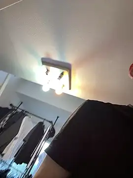 Snapshot of tuki_fu chatting on 11-14-25, 05:17 tuki fu online show from 11-14-25, 05:17