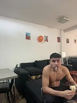 LCarreraa online show from 04-28-26, 07:08