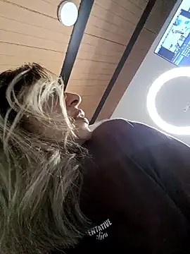 Karolgood3 online show from 05-16-26, 09:46