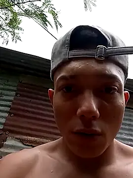 Snapshot of tayson_ chatting on 03-15-25, 02:45 tayson online show from 03-15-25, 02:45