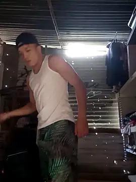 Snapshot of tayson_ chatting on 10-15-25, 11:21 tayson online show from 10-15-25, 11:21