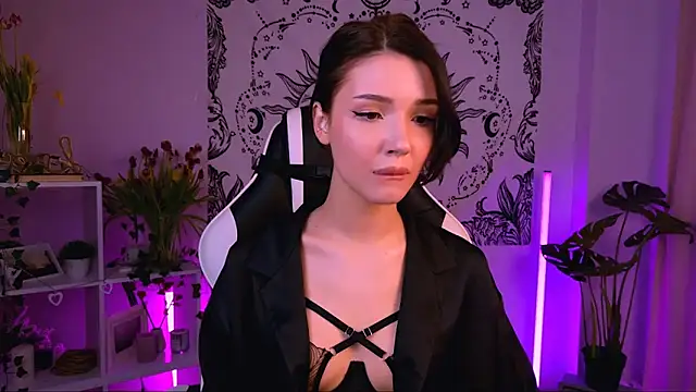 EmmaKeam online show from 03-16-25, 05:36