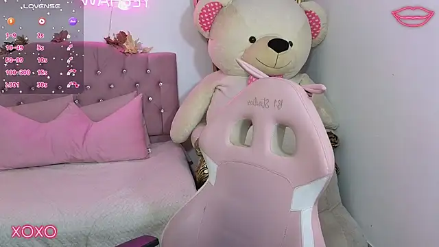 Snapshot of Jazmin_tay chatting on 03-05-25, 08:32 Jazmin tay online show from 03-05-25, 08:32