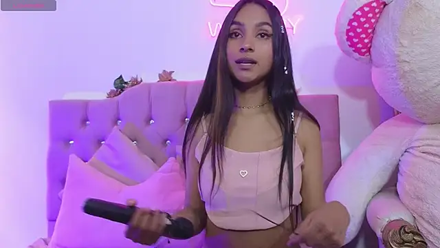 Snapshot of Jazmin_tay chatting on 03-12-25, 07:38 Jazmin tay online show from 03-12-25, 07:38