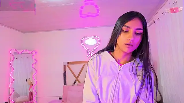 Snapshot of Jazmin_tay chatting on 09-15-25, 12:05 Jazmin tay online show from 09-15-25, 12:05