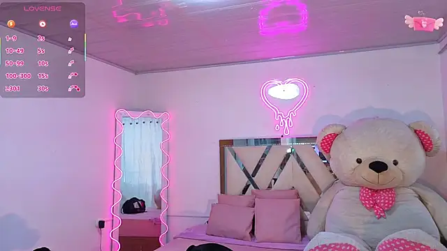 Snapshot of Jazmin_tay chatting on 09-17-25, 11:56 Jazmin tay online show from 09-17-25, 11:56