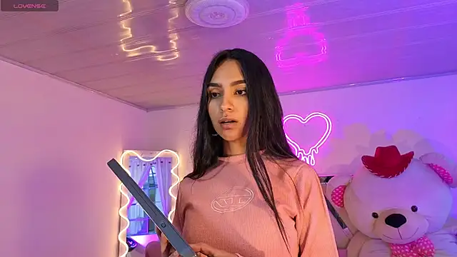 Snapshot of Jazmin_tay chatting on 10-02-25, 11:39 Jazmin tay online show from 10-02-25, 11:39