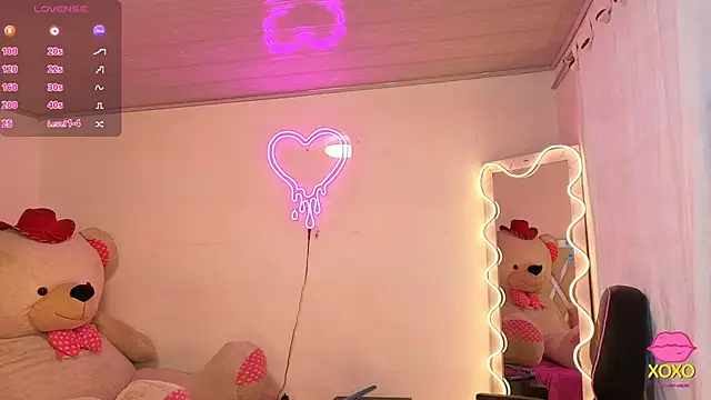 Snapshot of Jazmin_tay chatting on 10-06-25, 11:40 Jazmin tay online show from 10-06-25, 11:40