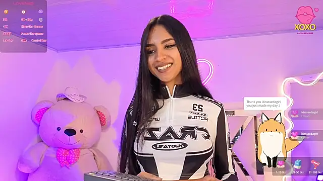 Snapshot of Jazmin_tay chatting on 10-21-25, 11:44 Jazmin tay online show from 10-21-25, 11:44