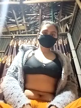 Snapshot of HenaAra chatting on 01-23-25, 04:15 HenaAra online show from 01-23-25, 04:15