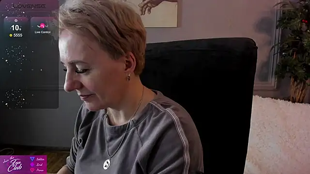 Nika Smit online show from 12-15-24, 11:12