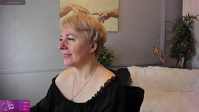 Nika Smit online show from 12-22-24, 05:23