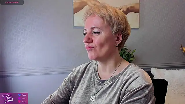 Nika Smit online show from 12-23-24, 01:03